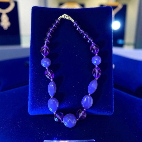 Vintage Liz Claiborne Purple Beaded Necklace - Picture 2 of 4